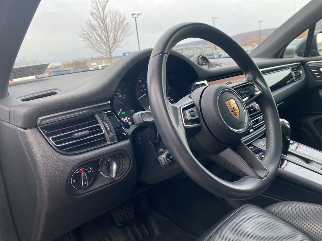 2022 Porsche Macan Base