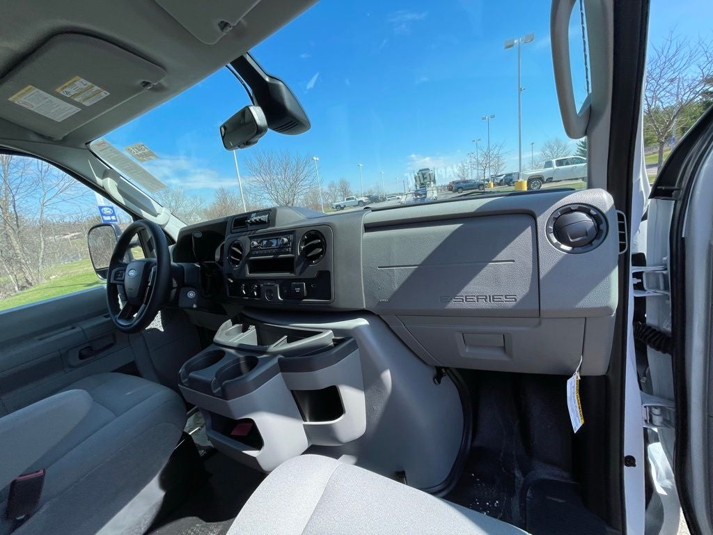 2026 Ford E-350SD Base Cutaway