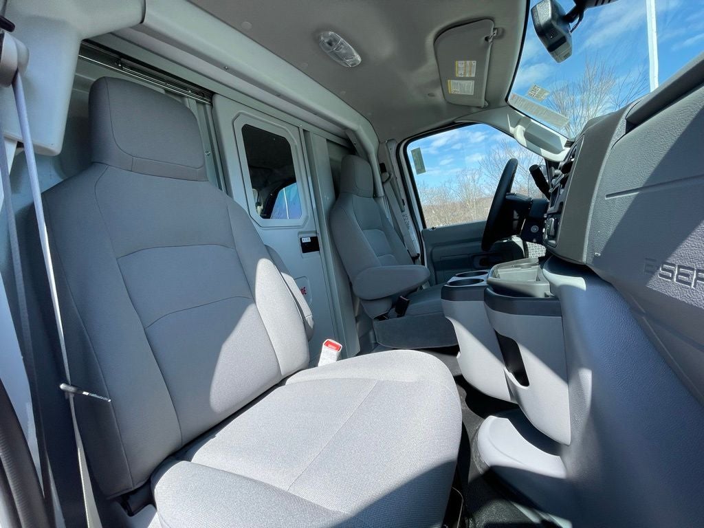 2026 Ford E-350SD Base Cutaway