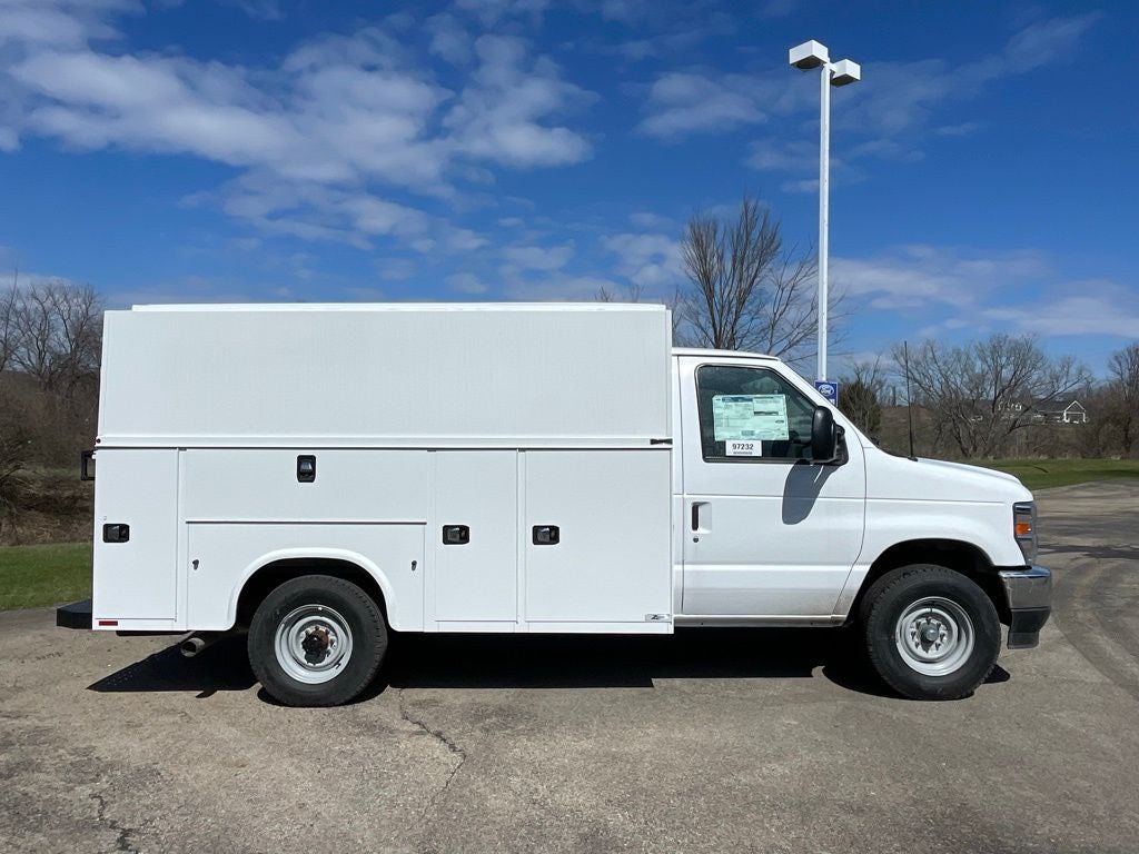 2026 Ford E-350SD Base Cutaway