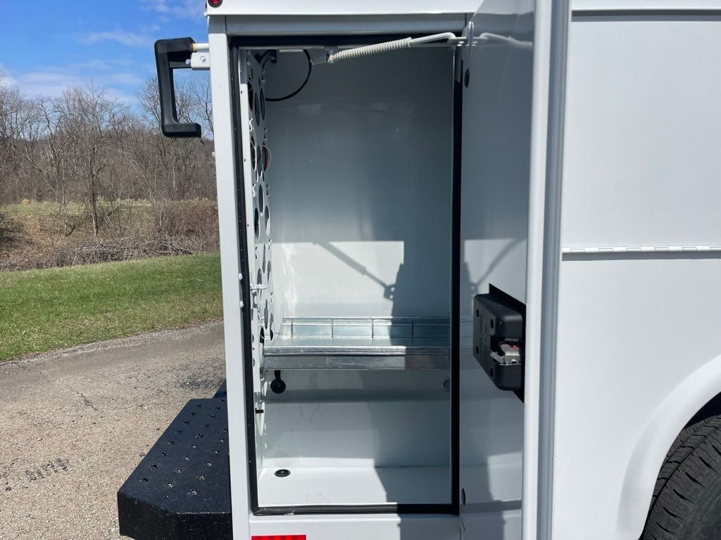 2026 Ford E-350SD Base Cutaway