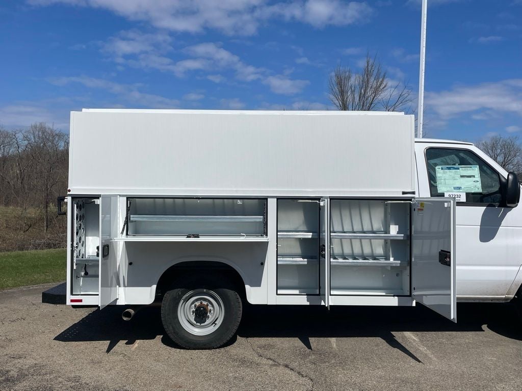2026 Ford E-350SD Base Cutaway