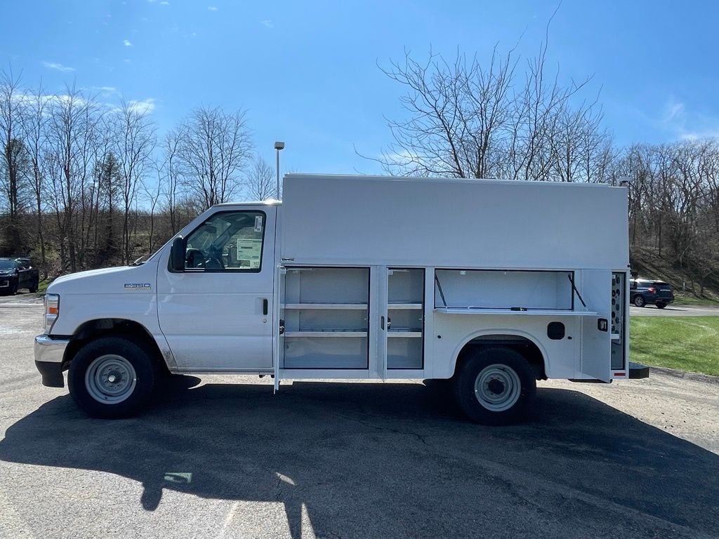 2026 Ford E-350SD Base Cutaway