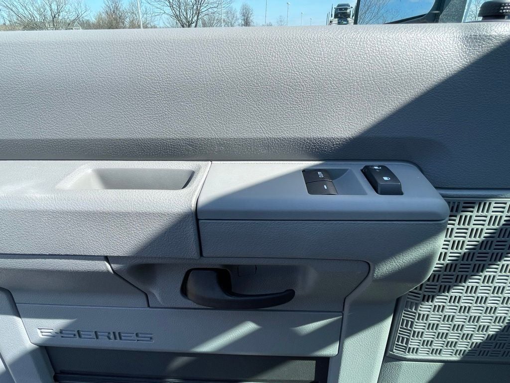 2026 Ford E-350SD Base Cutaway