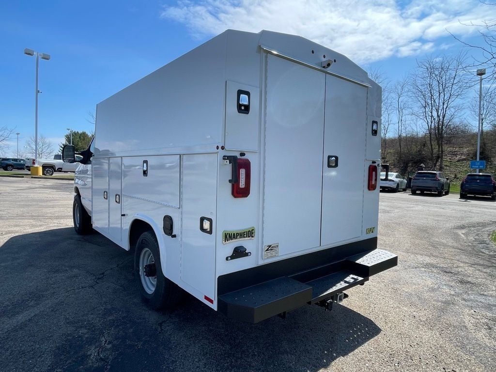 2026 Ford E-350SD Base Cutaway