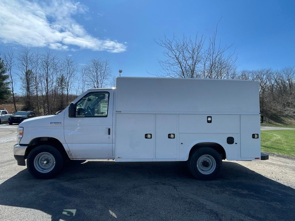 2026 Ford E-350SD Base Cutaway