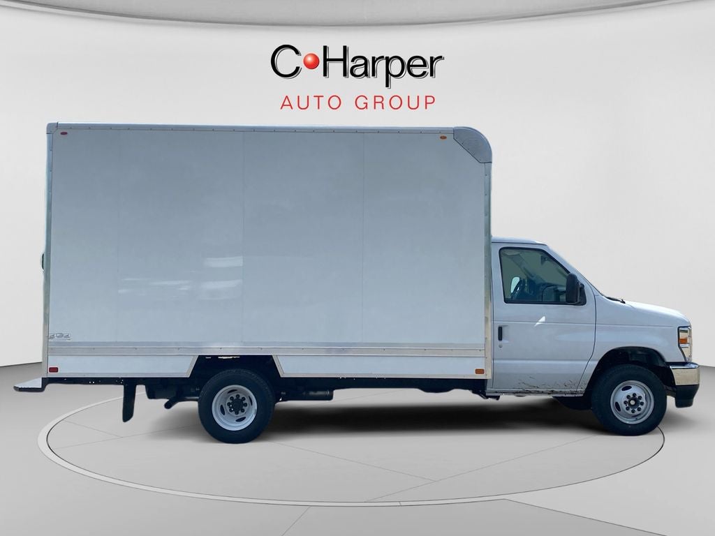 2027 Ford E-450SD Base