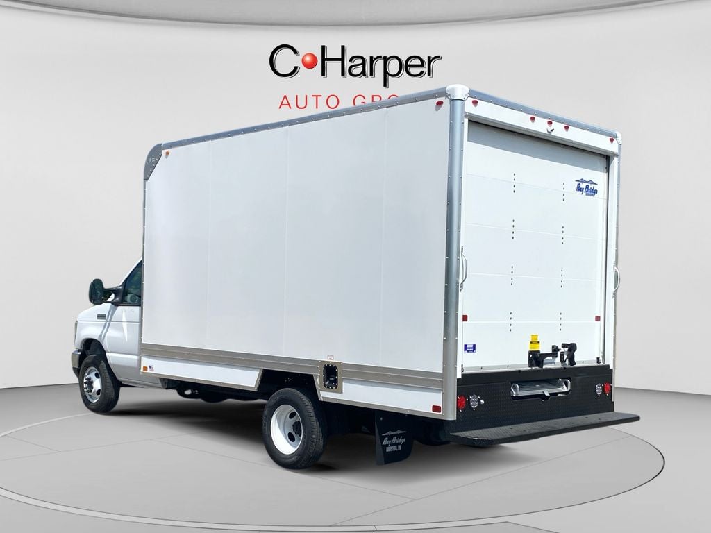 2027 Ford E-450SD Base