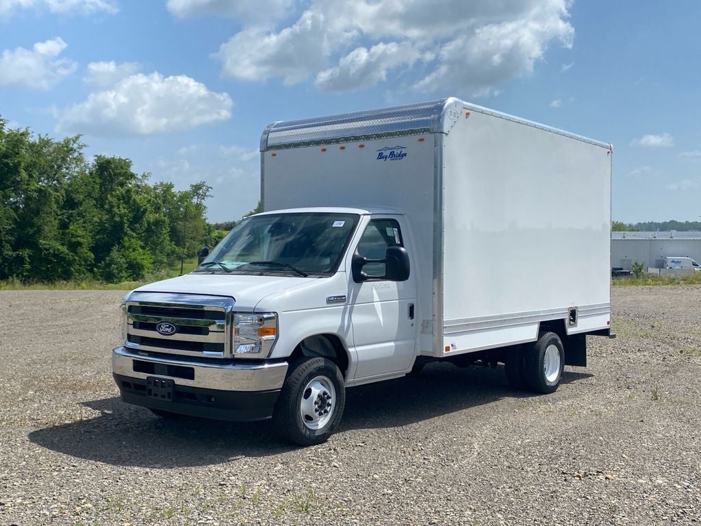 2027 Ford E-450SD Base