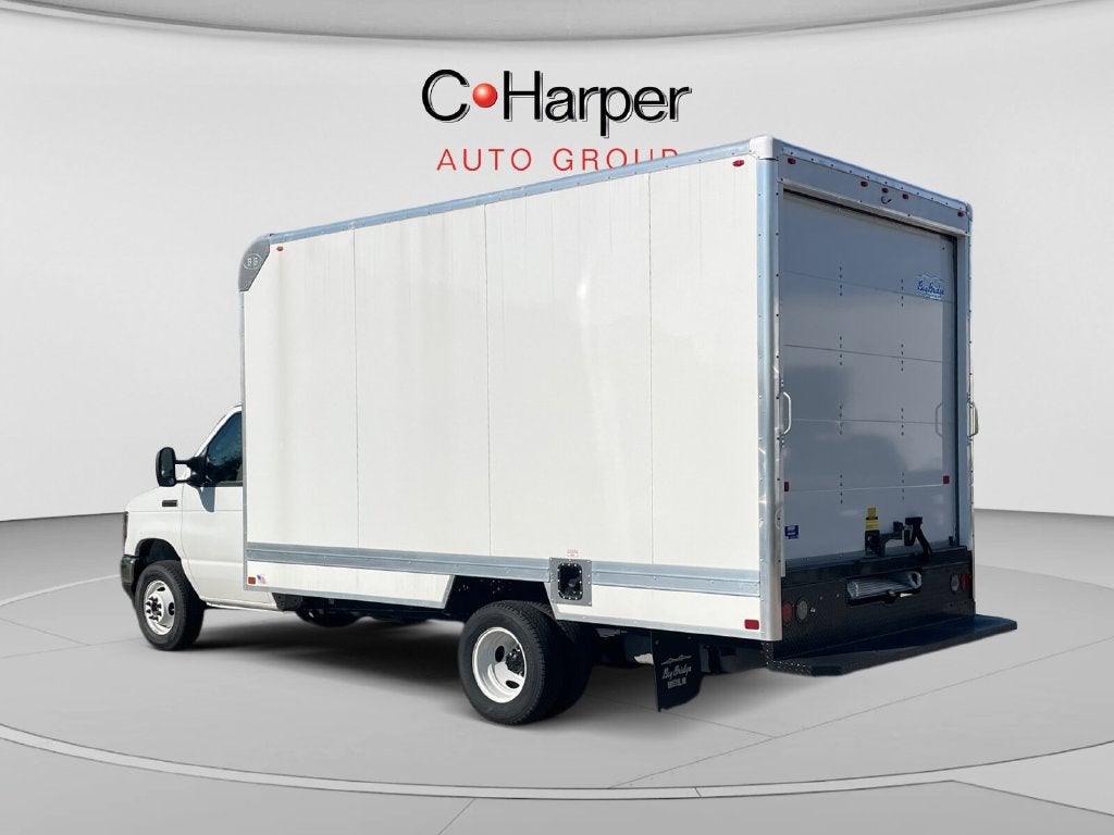 2027 Ford E-450SD Base