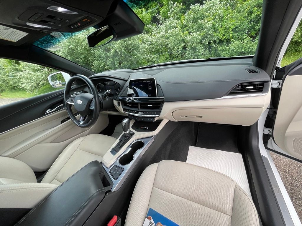 2023 Cadillac CT4 Premium Luxury