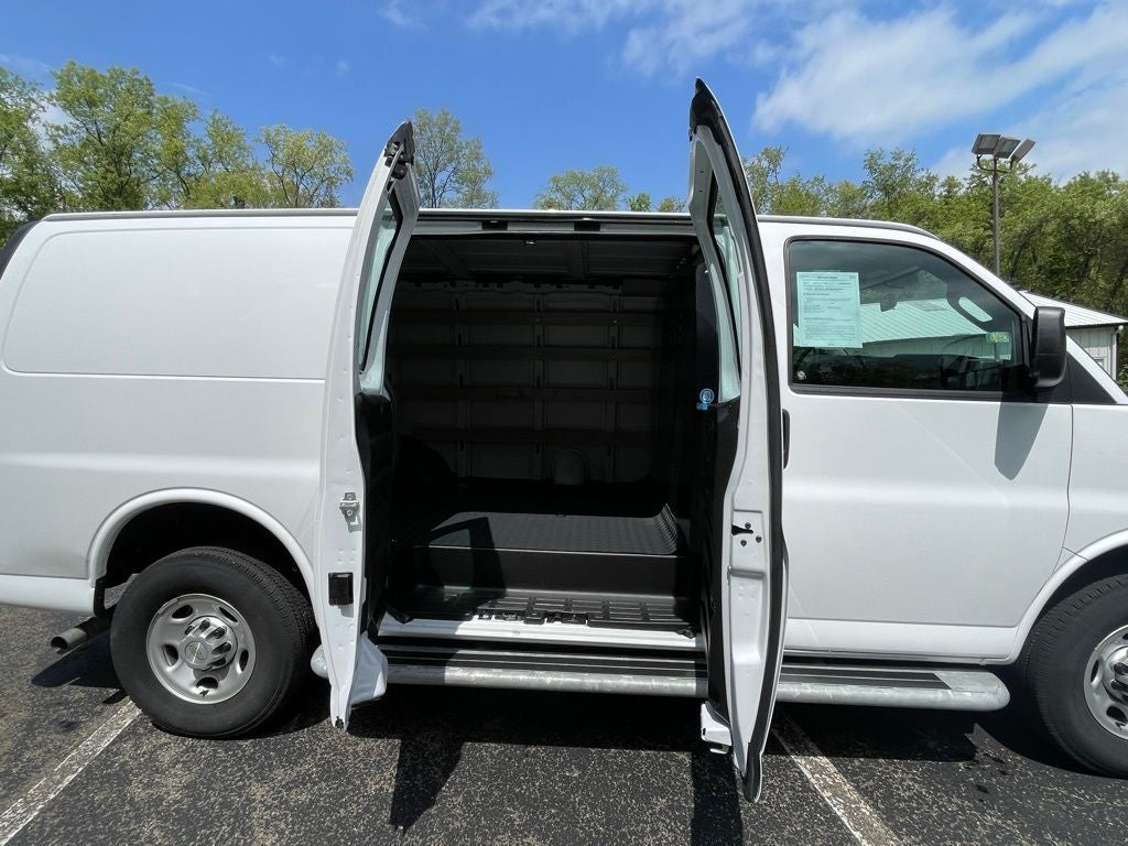2024 Chevrolet Express 2500 Work Van Cargo