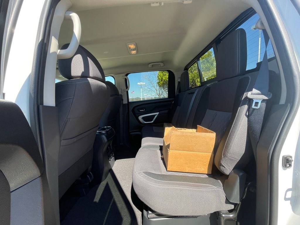 2024 Nissan Titan SV