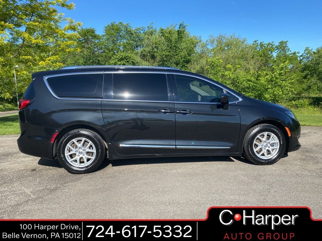 2020 Chrysler Pacifica Touring L's photo