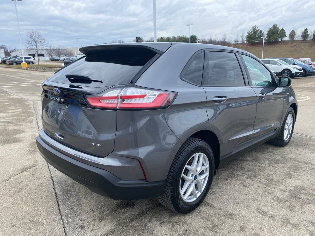 2022 Ford Edge SE
