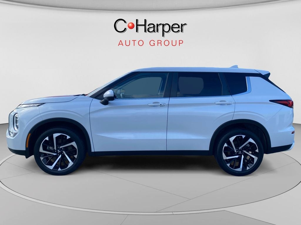 2024 Mitsubishi Outlander SE