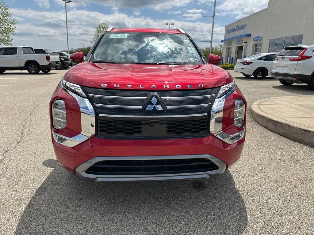 2025 Mitsubishi Outlander Base
