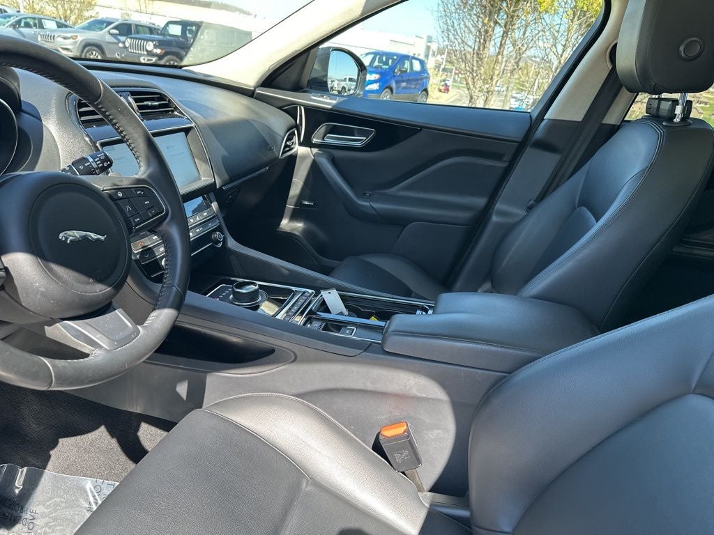 2019 Jaguar F-PACE 25t Premium