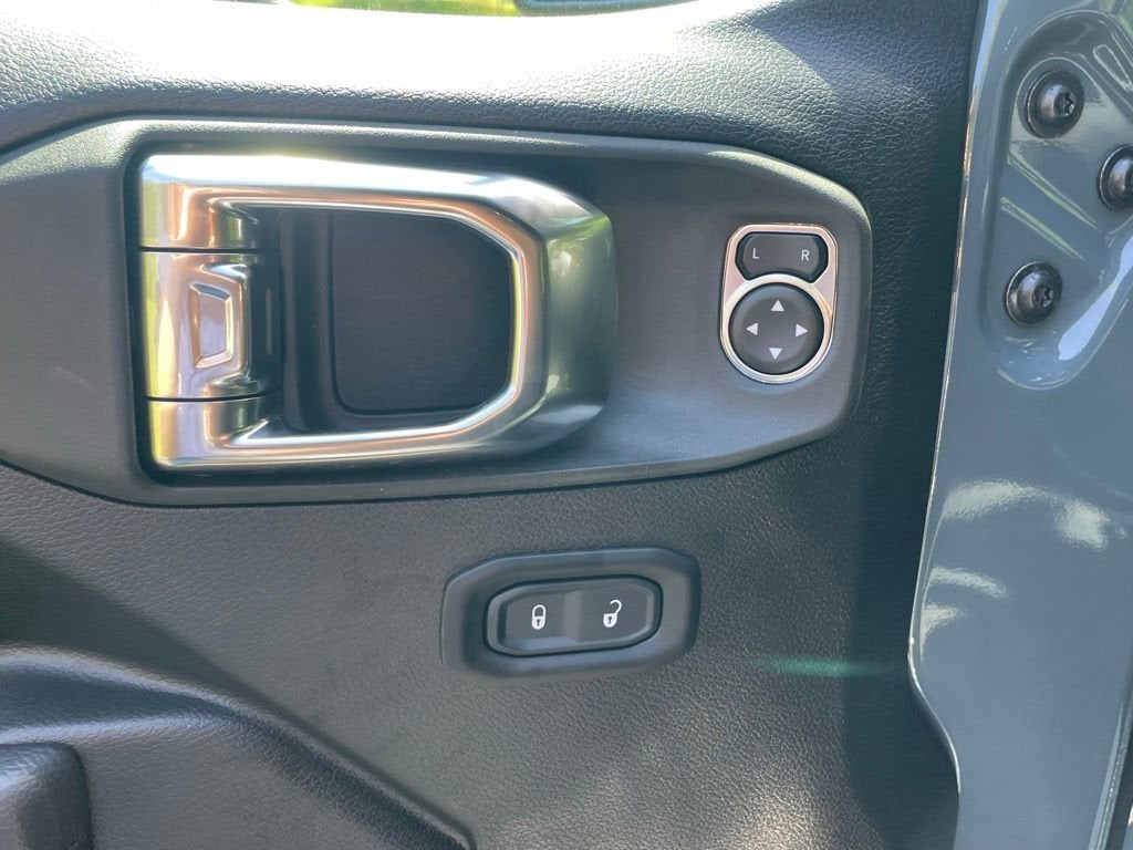 2025 Jeep Wrangler 4-Door Willys 4x4