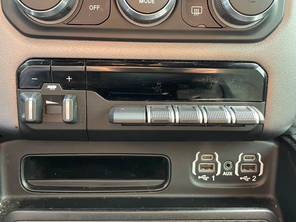 2021 RAM 1500 Big Horn Crew Cab 4x4 5'7" Box