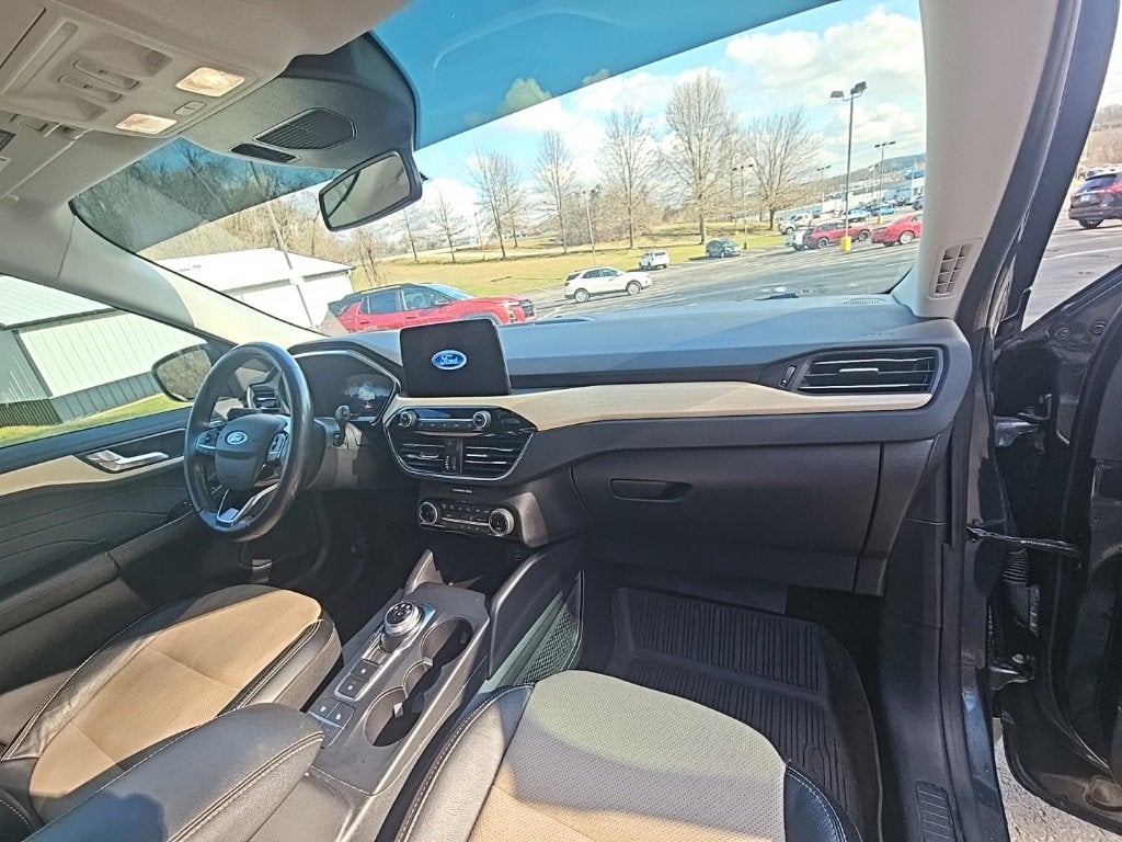 2022 Ford Escape Titanium