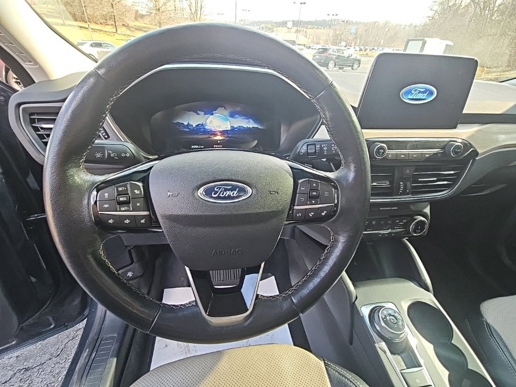 2022 Ford Escape Titanium