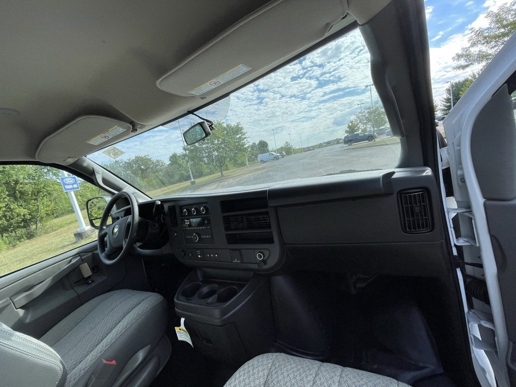 2025 Chevrolet Express Cargo 2500 WT