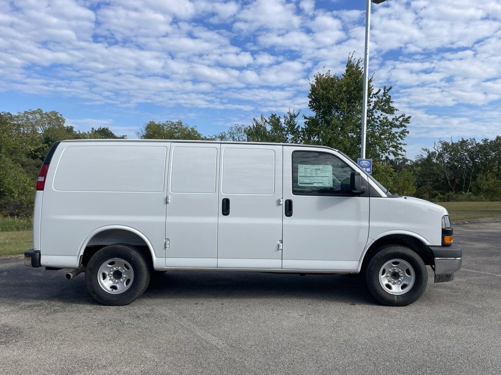 2025 Chevrolet Express Cargo 2500 WT