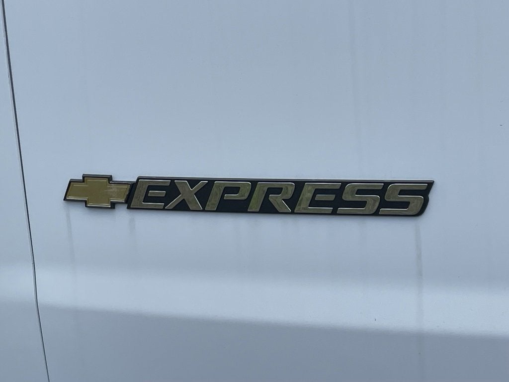 2025 Chevrolet Express Cargo 2500 WT