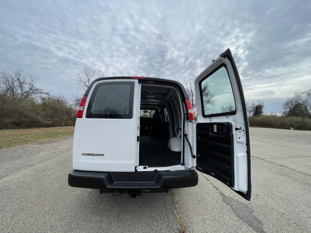 2025 Chevrolet Express Cargo 2500 WT