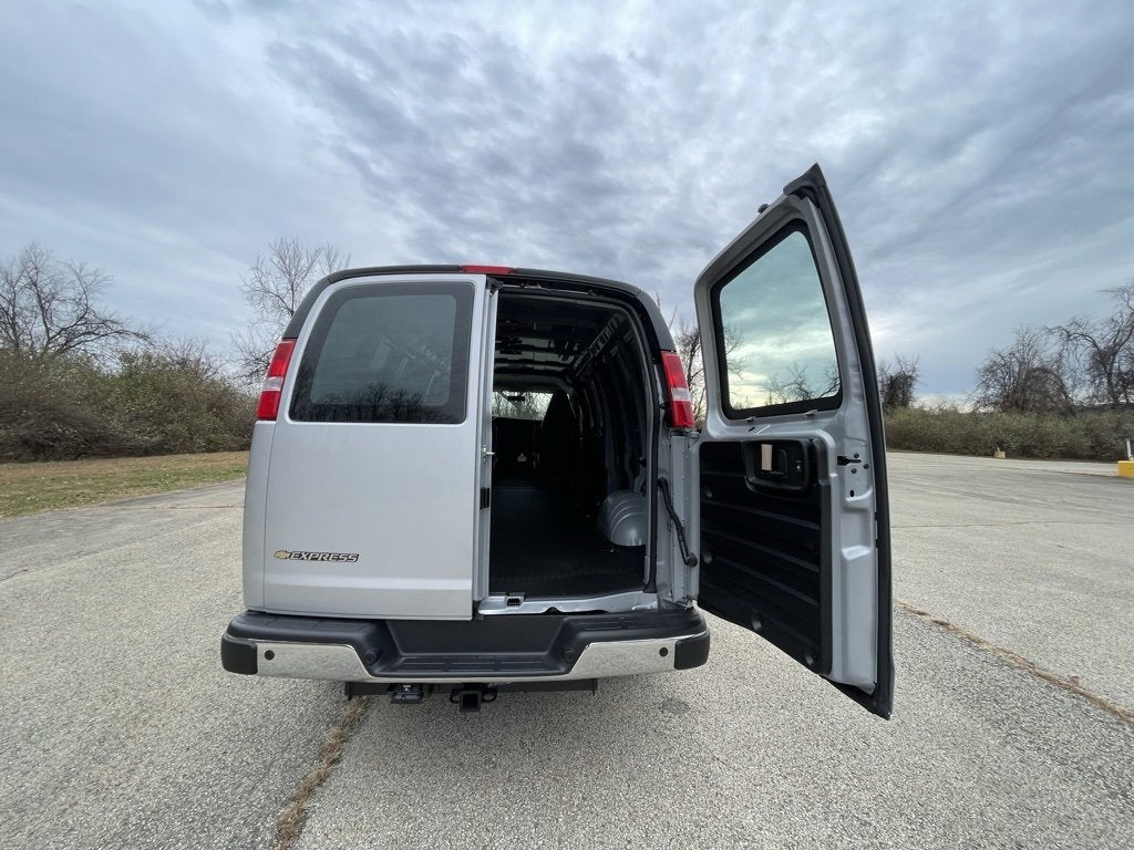 2025 Chevrolet Express Cargo 2500 WT