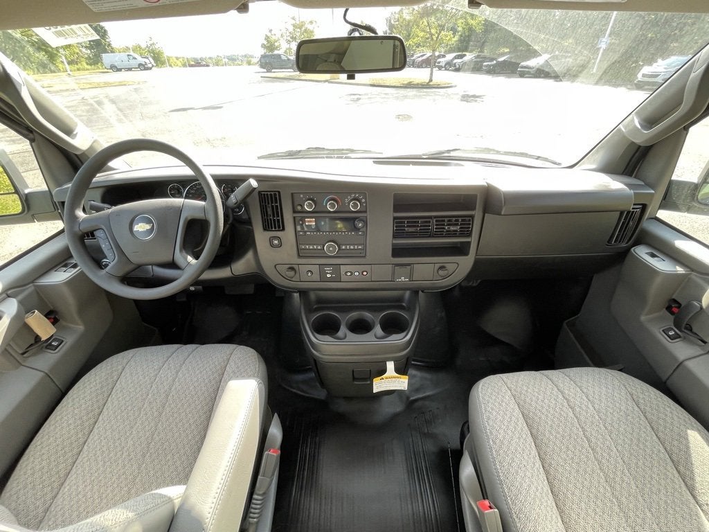2025 Chevrolet Express Cargo 3500 WT