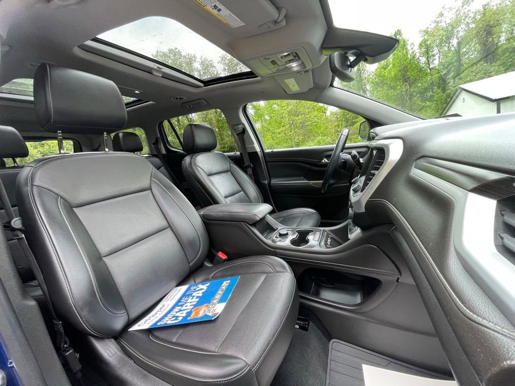 2023 GMC Acadia SLT