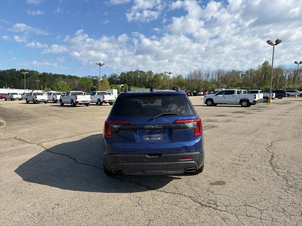 2023 GMC Acadia SLT