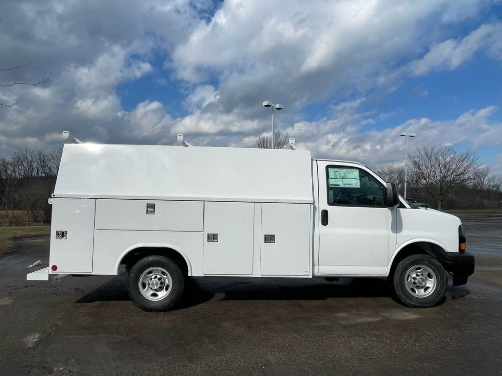 2026 Chevrolet Express Cutaway 3500 1WT