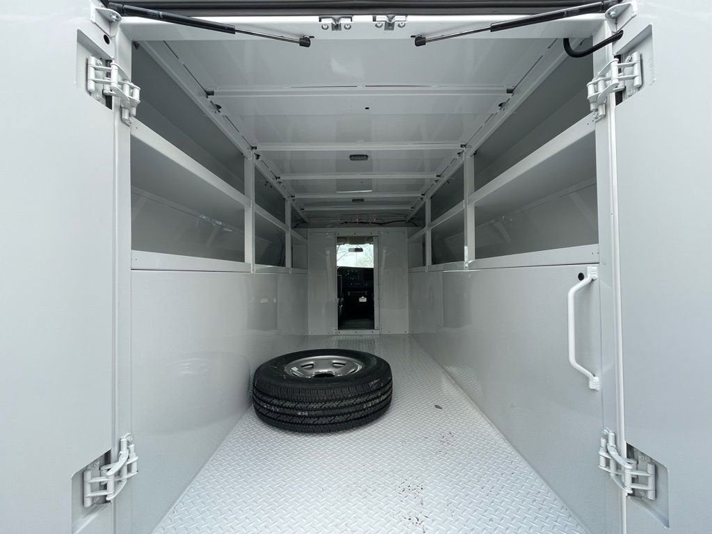 2026 Chevrolet Express Cutaway 3500 1WT