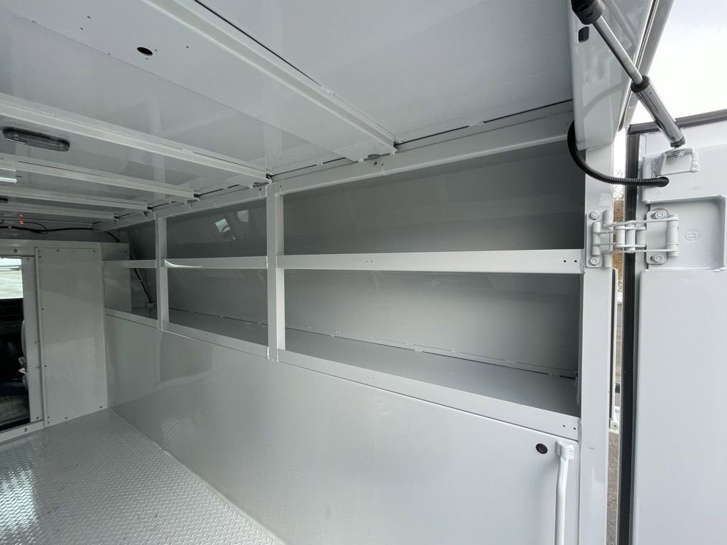 2026 Chevrolet Express Cutaway 3500 1WT