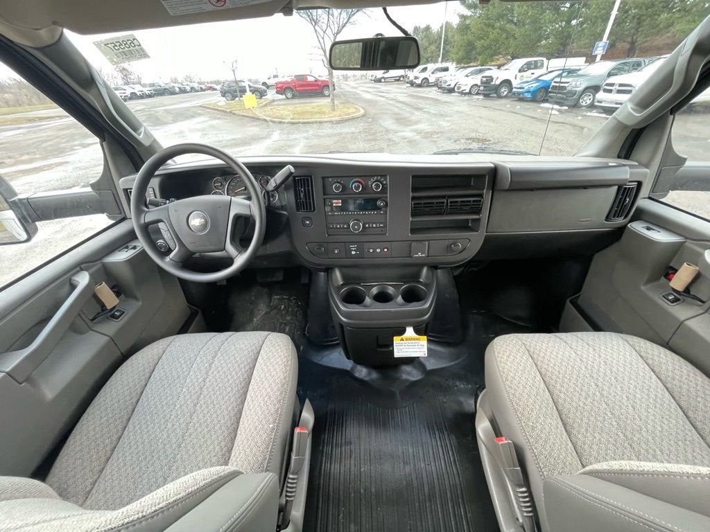 2026 Chevrolet Express Cutaway 3500 1WT