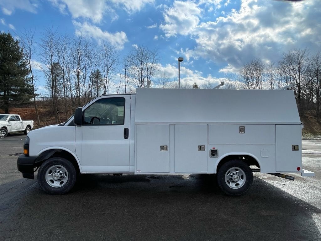 2026 Chevrolet Express Cutaway 3500 1WT