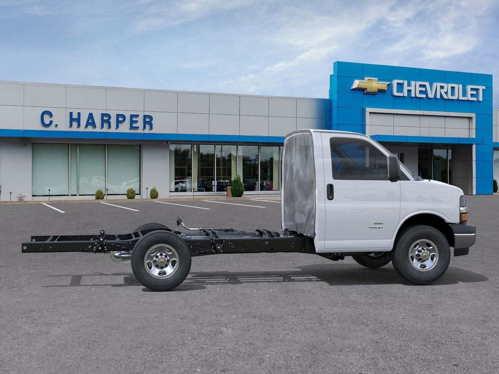 2026 Chevrolet Express Cutaway 3500 1WT