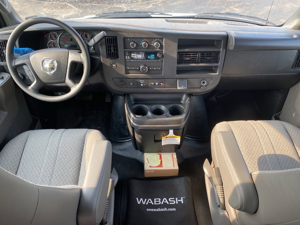 2025 Chevrolet Express Cutaway 3500 1WT