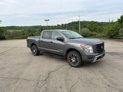 2023 Nissan TITAN Crew Cab SV 4x4