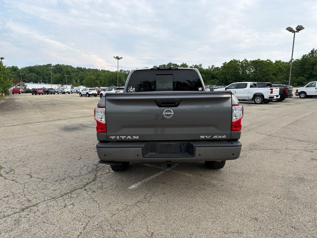 2023 Nissan TITAN Crew Cab SV 4x4
