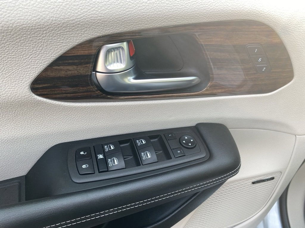 2022 Chrysler Pacifica Hybrid Limited