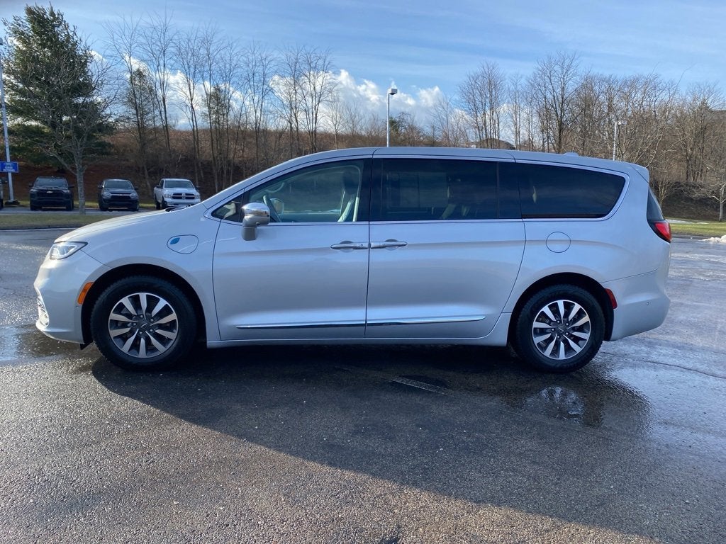 2022 Chrysler Pacifica Hybrid Limited
