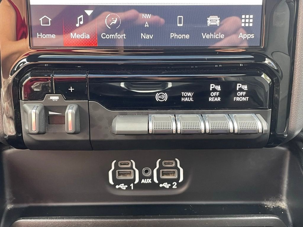 2024 RAM 2500 Laramie Crew Cab 4x4 6'4" Box