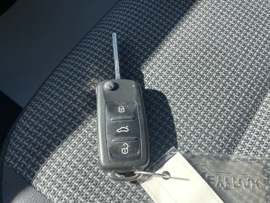 2019 Volkswagen Beetle 2.0T S