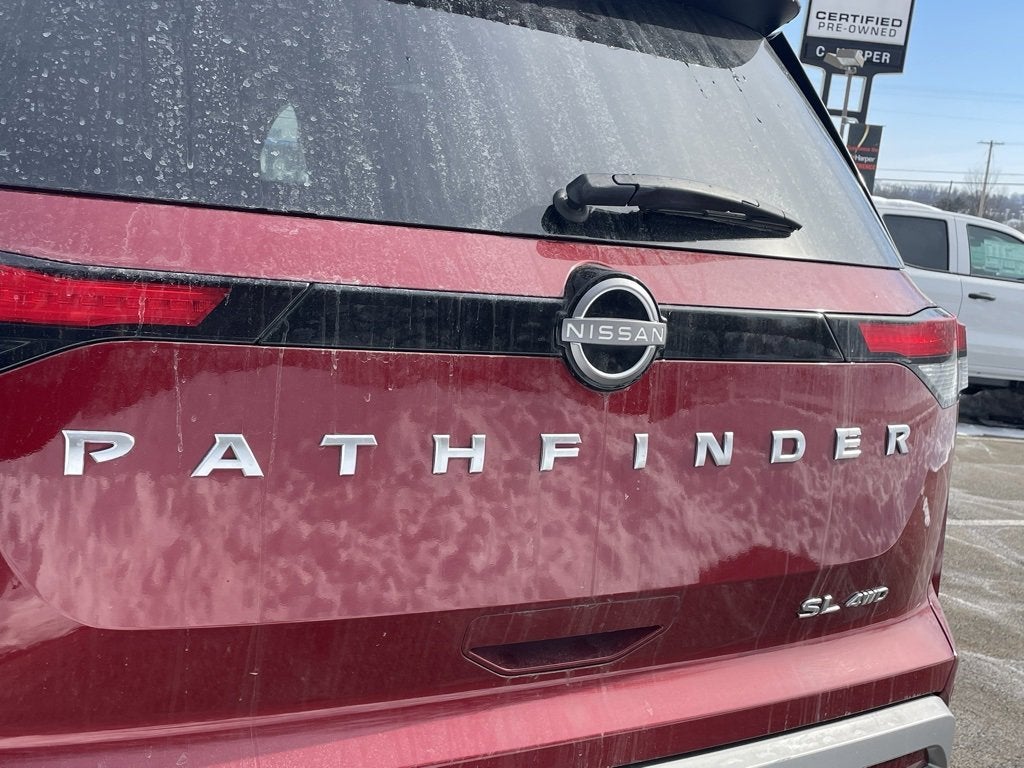 2023 Nissan Pathfinder SL 4WD