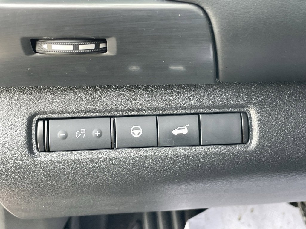 2023 Nissan Pathfinder SL 4WD