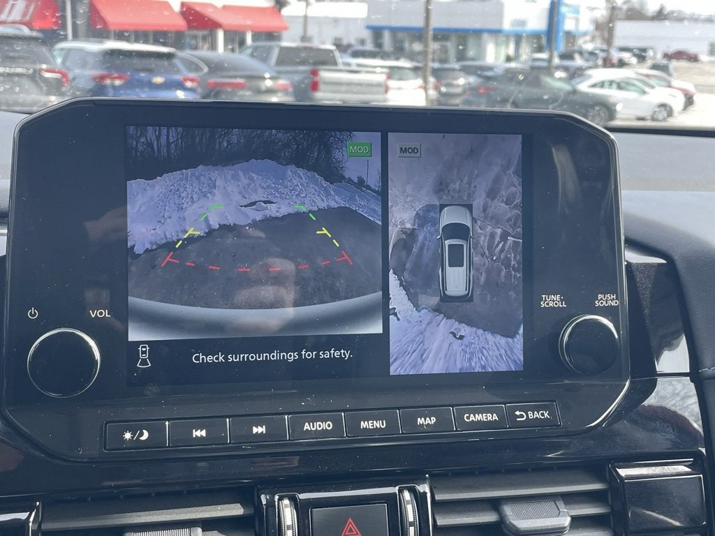 2023 Nissan Pathfinder SL 4WD